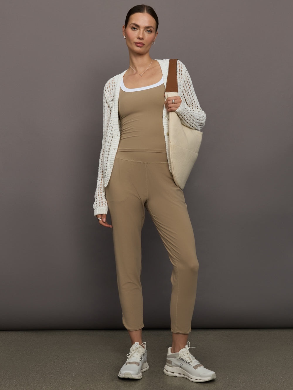 Carbon38 NWT Tan Cropped Tulip Hem Jogger Pants Size Large